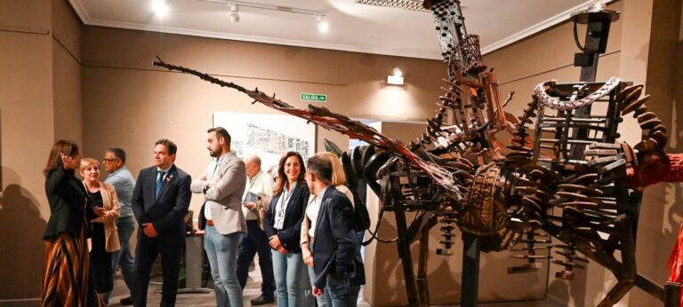 Valverde muestra su satisfacción en Pedro Muñoz por el próximo acuerdo para que la Colección Cervantina Zunzunegui se insta