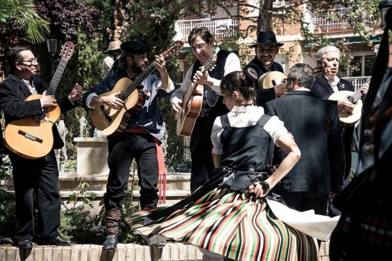 Grupo Virgen de las Viñas llevará Bruselas el folclore tomellosero y llenará de color las calles de la capital europea