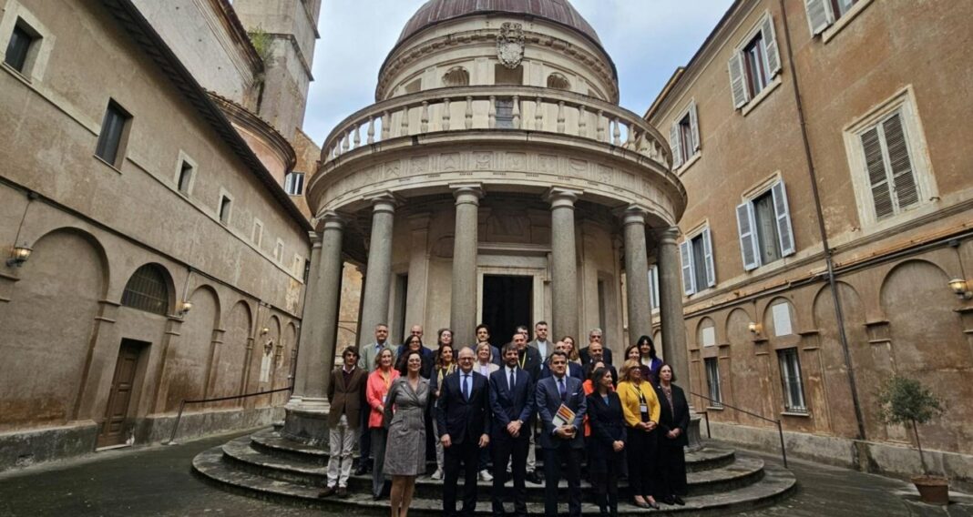 Los 'Pecados y danzantes' de Camuñas inician el camino para estar en la lista representativa de la UNESCO
