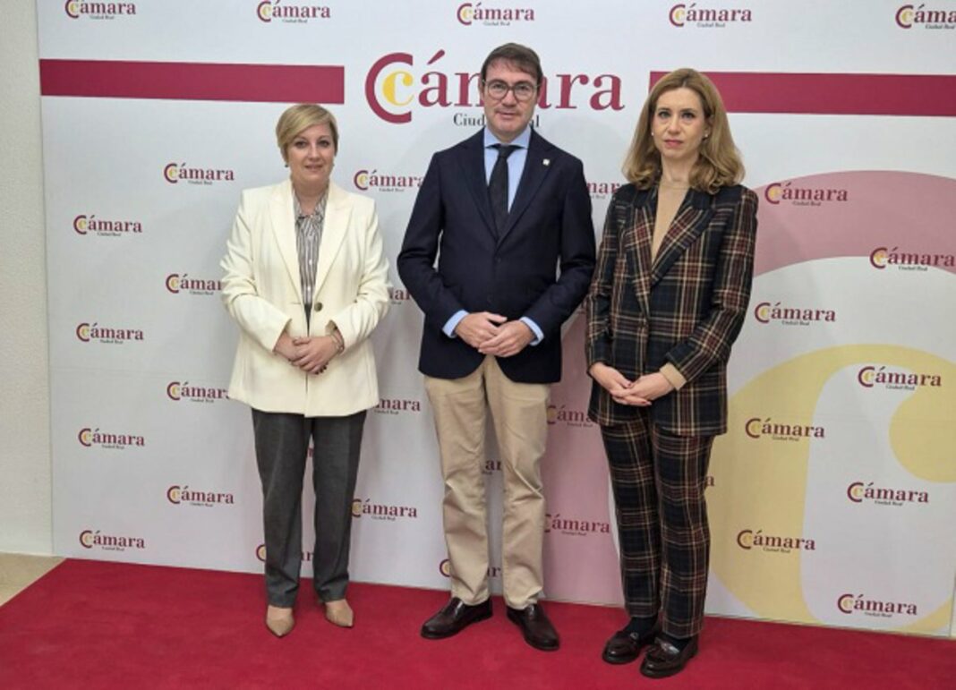 El diplomático Rafael Dezcallar participa en el Foro de Internacionalización en Ciudad Real el jueves 13 El diplomático Rafael Dezcallar participa en el Foro de Internacionalización en Ciudad Real el jueves 13