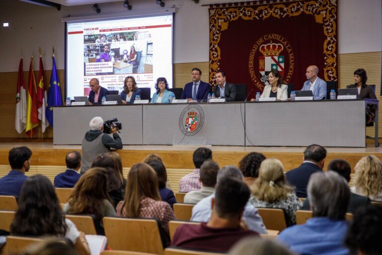 El acceso a la Intranet Docente será obligatorio en las próximas semanas a través de Cl@ve, DNIe o Certificado Digital y opcional en EducamosCLM 