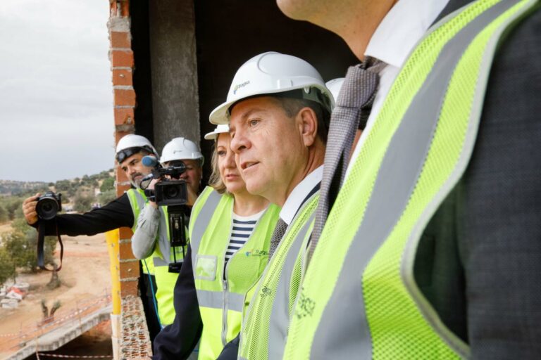 García-Page avanza 6,5 millones de euros para programas duales de Formación Profesional que faciliten la capacitación