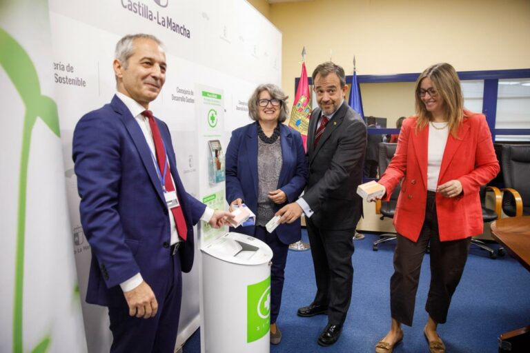 El Gobierno regional presenta la campaña ‘Buen Punto’ de SIGRE para fomentar la correcta recogida de medicamentos generados en los hogares