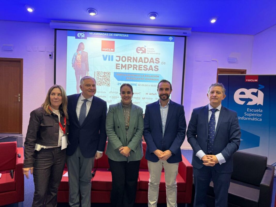 Jornada de Empresas de la Escuela Superior de Informática de Ciudad Real.
