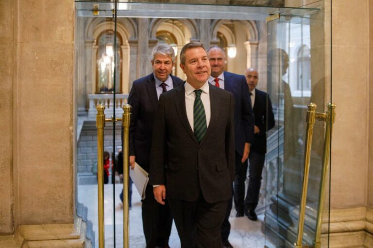 El Gobierno regional considera irrenunciable que la futura PAC mantenga las ayudas a la industria agroalimentaria, el vino y las incorporaciones