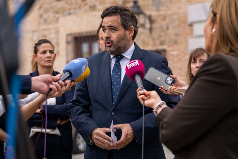 Núñez ve «inadmisibles» las cifras de pobreza en C-LM, donde el 41% de menores no cuentan con «un desayuno digno»