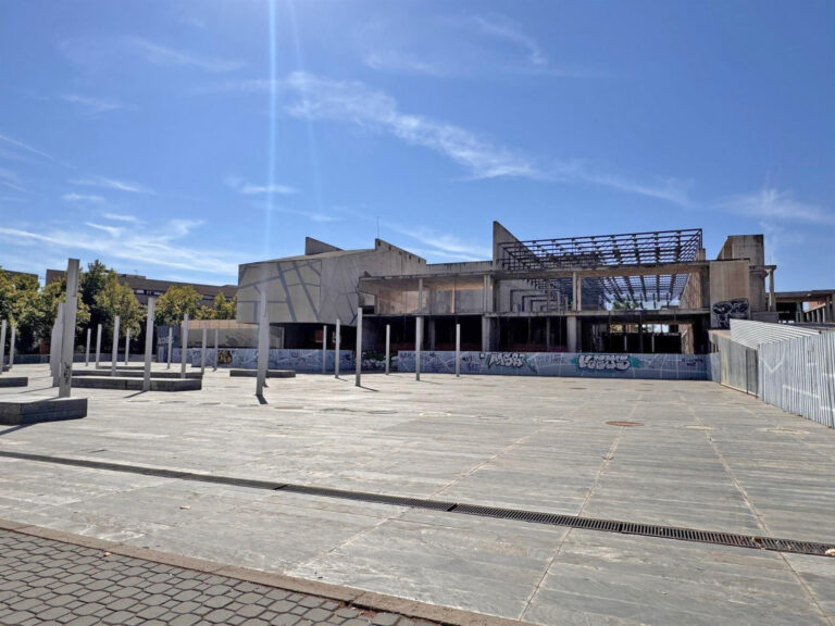 La Junta está dispuesta a colaborar en el teatro-auditorio pero advierte al alcalde de que «no se puede quejar» de inversiones