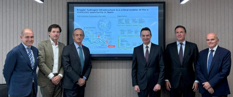 Magnon, ErasmoP2X y Power2X impulsan en Puertollano un proyecto de e-metanol que se conectará con la futura Red Troncal de Hidrógeno
