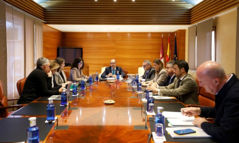 La modificación del Reglamento del Consejo Regional de Transparencia y debates sobre sanidad, transportes y economía, a Pleno el jueves