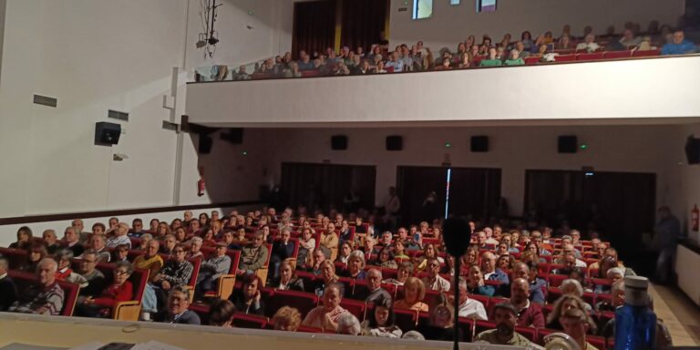 «Manzanares no es un vertedero»: Masiva asistencia a la charla de Stop Biometano