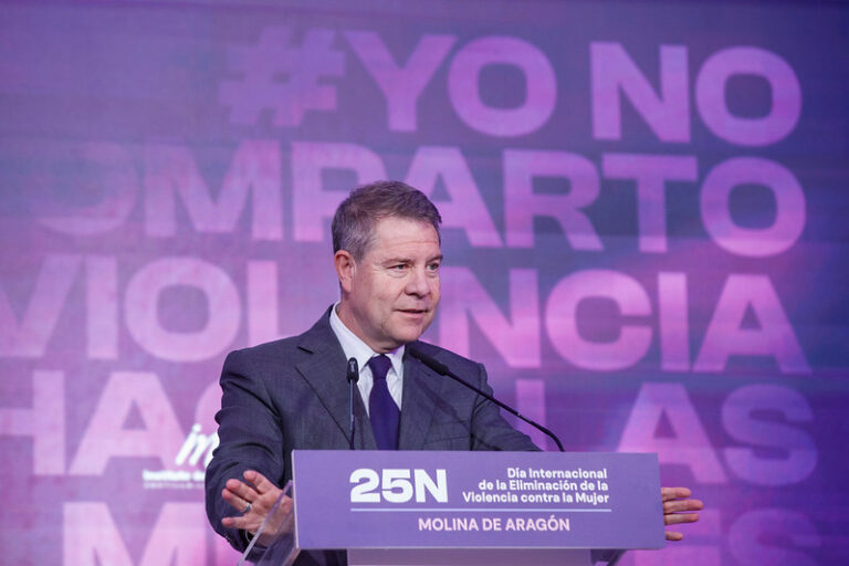 Emiliano García-Page garantiza el incremento del presupuesto regional para seguir combatiendo “el silencio atronador del maltrato”