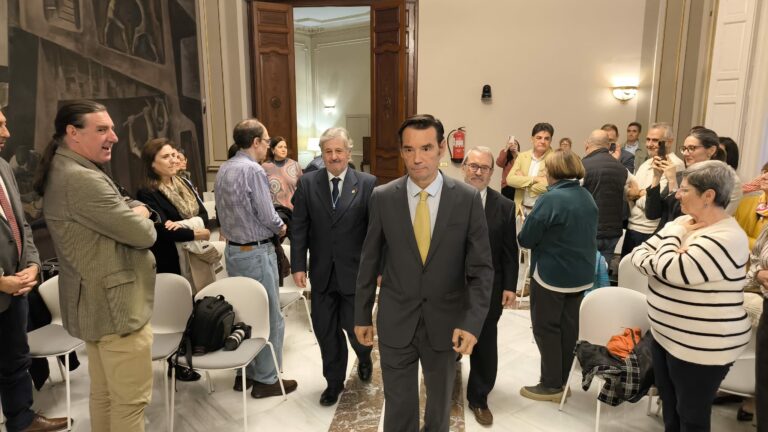 Cañizares felicita a José Ignacio de la Torre Echávarri por su ingreso como consejero del Instituto de Estudios Manchegos