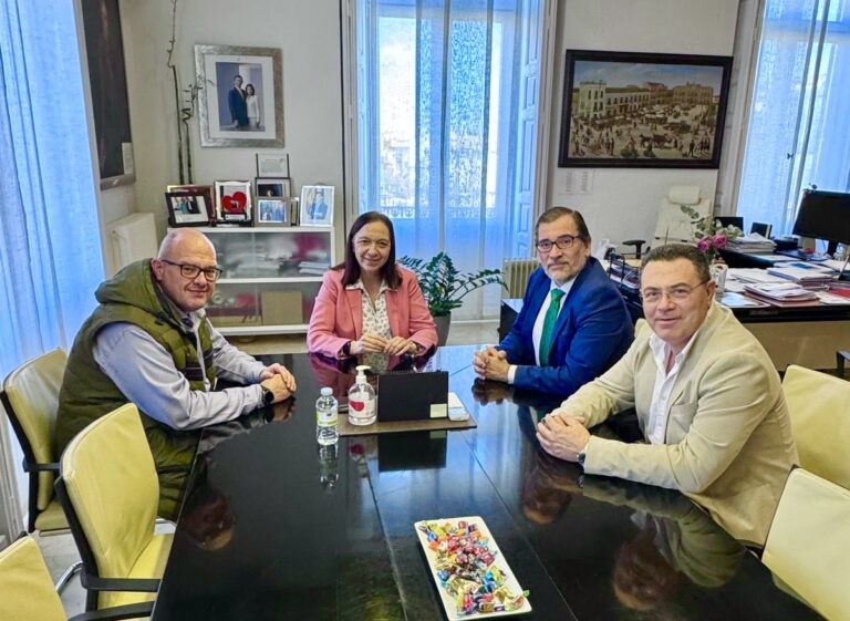 El Ayuntamiento de Alcázar de San Juan y el Colegio de Médicos mantienen un primer encuentro institucional para avanzar en futuras líneas de colaboración