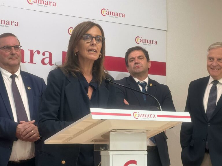 Fúnez (PP) considera que el bloqueo de Junts es «insuficiente» y que confirma la «ingobernabilidad» de Sánchez