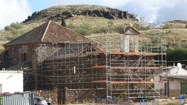 La Bienvenida, su iglesia y la patata caliente