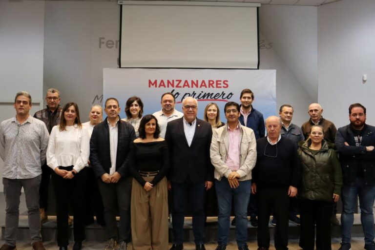 El PSOE de Manzanares renueva su Ejecutiva Local con la reelección de Julián Nieva