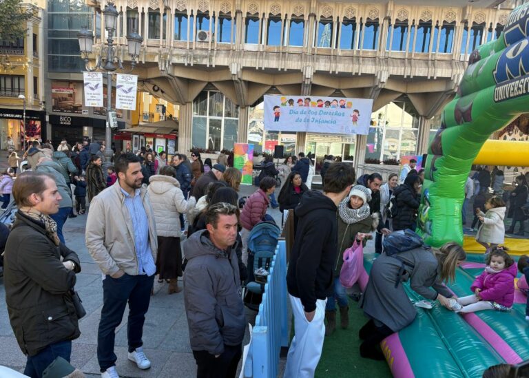 Ciudad Real celebra el Día de los Derechos de la Infancia con talleres, juegos e hinchables gratuitos en la Plaza Mayor