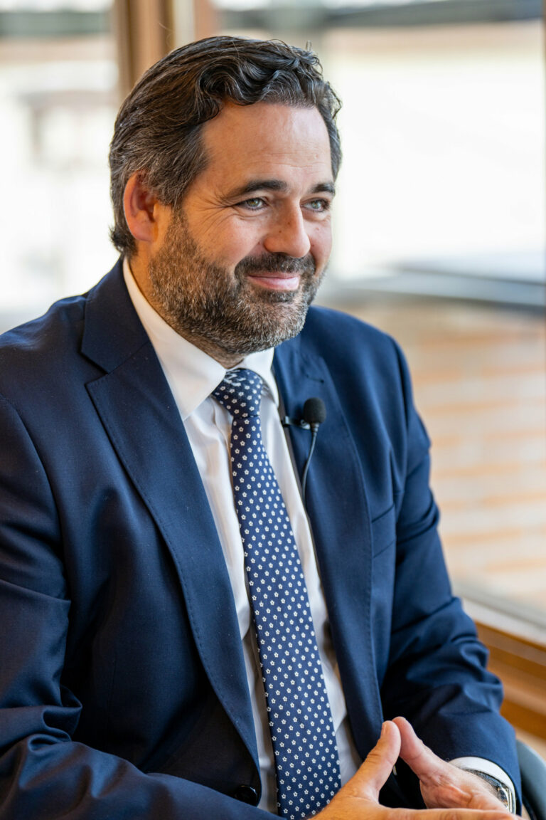 Diagnósticos de cáncer «sin comunicar», esperas «desorbitadas» y personal «agotado», críticas sanitarias de Núñez en CLM