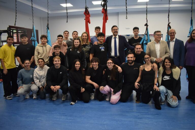 El Gobierno regional resalta el ejemplo del IES ‘Parque Lineal’ de Albacete en proyectos como la Agenda 2030 o su coro con más de 120 alumnos y alumnas