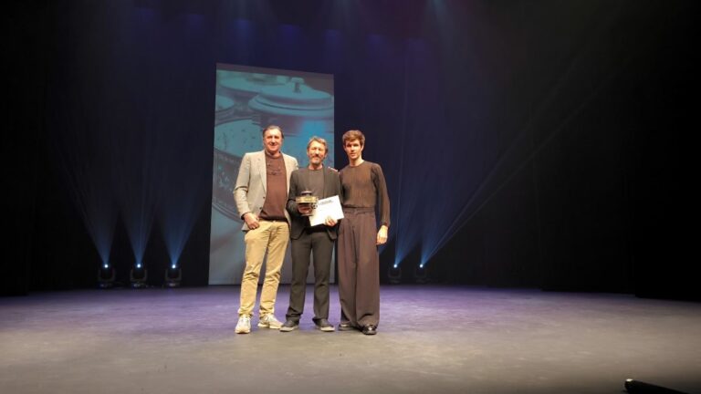 “Cariñena, vino del mar” triunfa en la gala final del 16 FECICAM