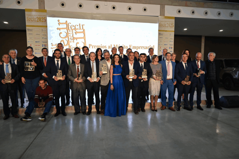 Valverde reclama en la entrega de los premios FECIR más infraestructuras