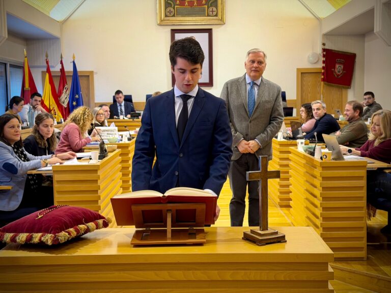 Iván Mora Molina (Vox) toma posesión como concejal del Ayuntamiento de Ciudad Real