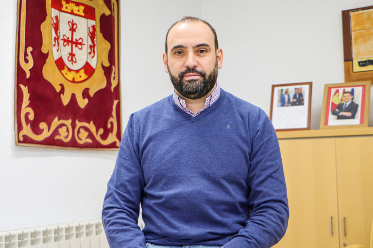 Jesús Ruiz acusa a la portavoz del PP de mentir y demuestra «con datos» la solvencia económica del Ayuntamiento