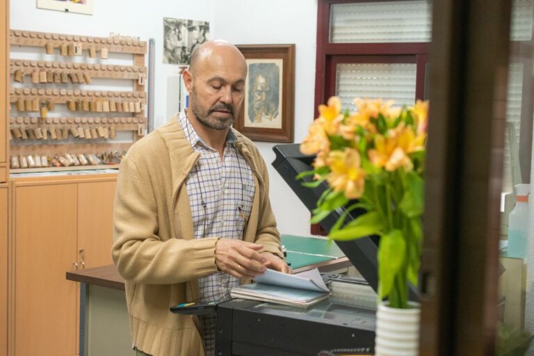 Pedro Ferrer Verbo, de la Escuela de Arte Pedro Almodóvar, será reconocido el Día de la Enseñanza