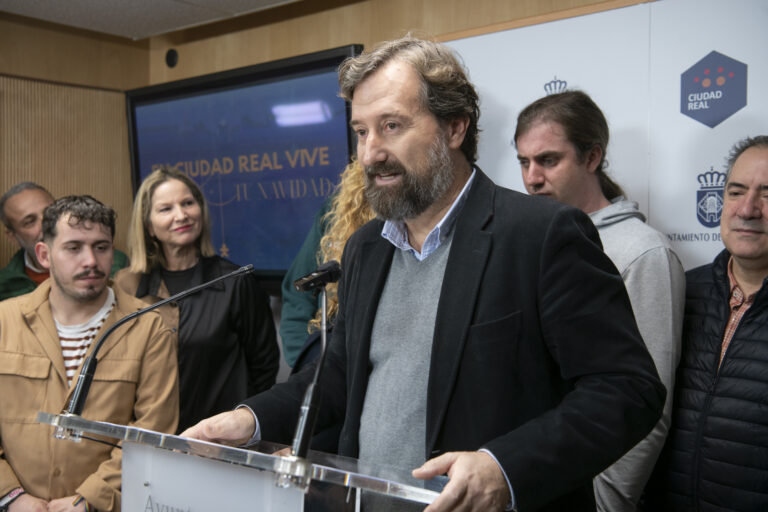 La Asociación de Belenistas renueva todas las escenografías y paisajes para sorprender con “Los sueños del carpintero”