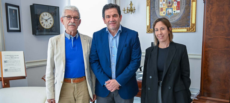 La Asociación de Autoescuelas solicita ayuda a la Diputación para la informatización de los centros de examen teórico de conducción