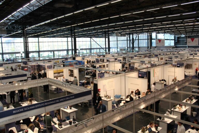 España lidera el comercio mundial de vino a granel y consolida su posición en la World Bulk Wine Exhibition 2025