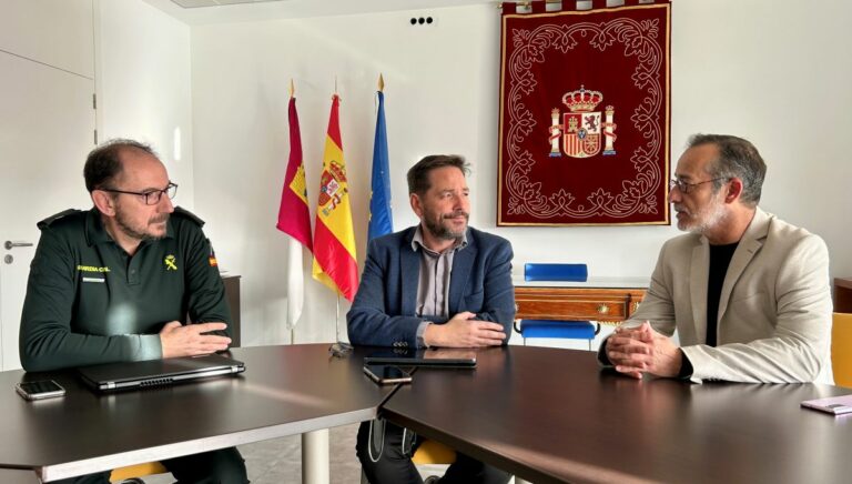 El subdelegado del Gobierno en Ciudad Real y el alcalde de Poblete refuerzan la colaboración institucional y abordan asuntos de seguridad ciudadana