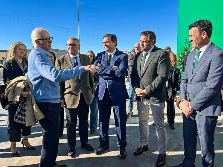 Núñez apuesta por garantizar que el agua llegue a los agricultores y ganaderos para consolidar el sector primario