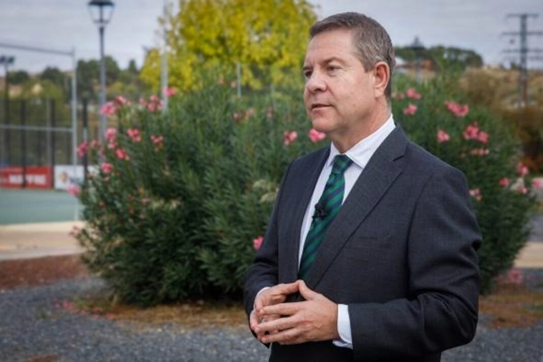 Page apuesta por el trabajo conjunto de comunidad educativa y administración para 