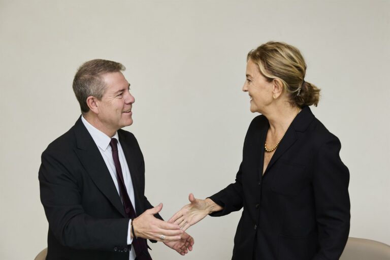 García-Page tras la donación de la Fundación Amancio Ortega: «Hoy es un día de enorme gratitud como presidente»