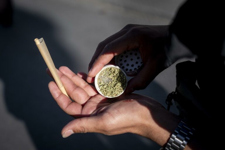 Los estudiantes de 14 a 18 años de Castilla-La Mancha, entre los primeros en iniciarse en el consumo de cannabis