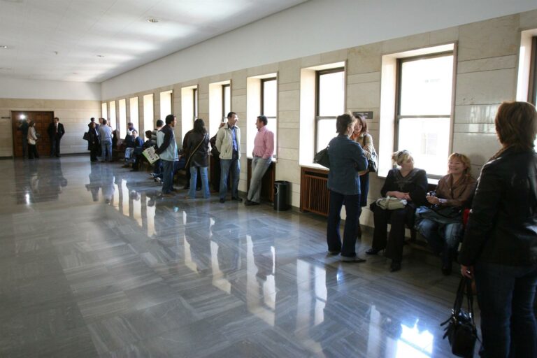 Piden prisión permanente para la madre acusada de matar a su recién nacido en Albacete tirándolo a la basura