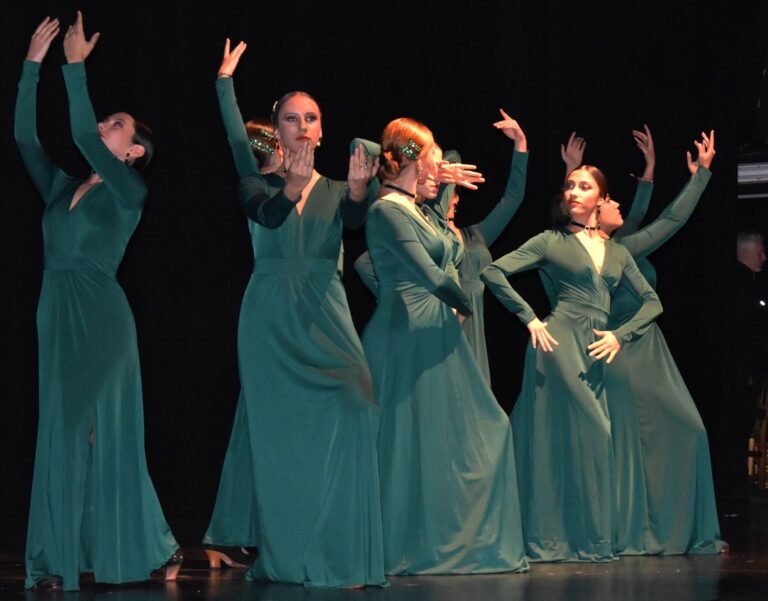 Puertollano: Coreografías del Conservatorio de Danza y proyección del corto «Apagada» en la III Gala contra la violencia de género