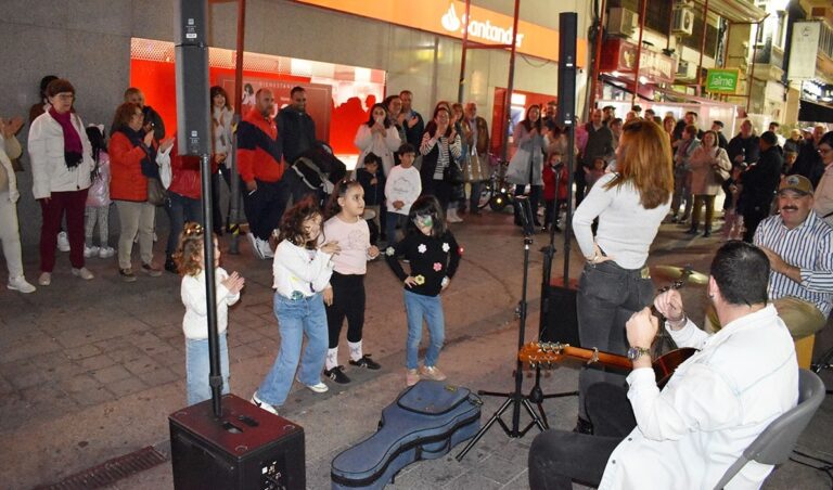 Puertollano: Medio centenar de establecimientos se suman a la «Noche del Comercio», de conciertos, talleres infantiles y descuentos