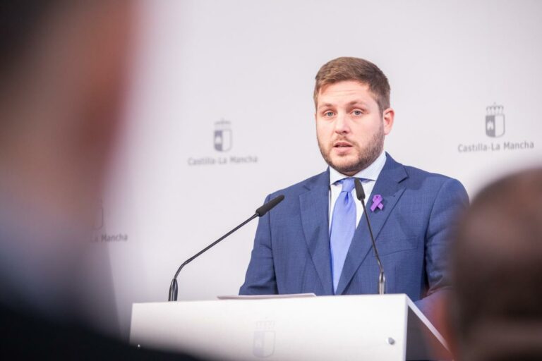 El Gobierno regional aprueba la contratación del Transporte Sensible a la Demanda de la Serranía Baja de Cuenca y del servicio de transporte regular de personas de uso general