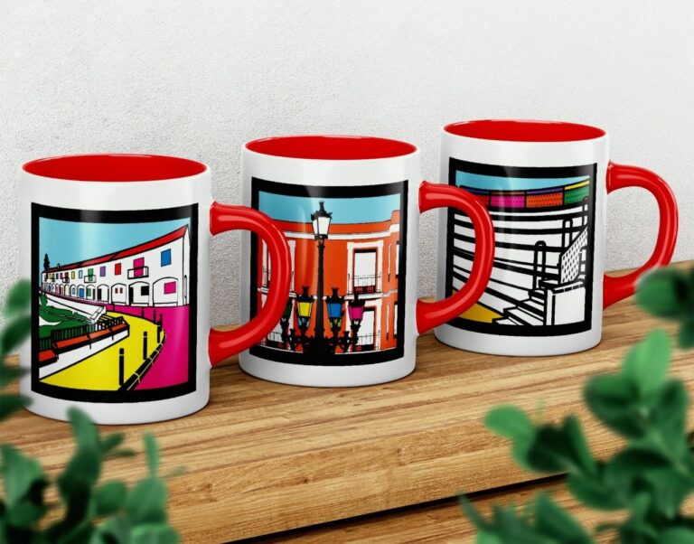 «Manualidades Creando» lanza una original colección de tazas únicas con postales de Puertollano