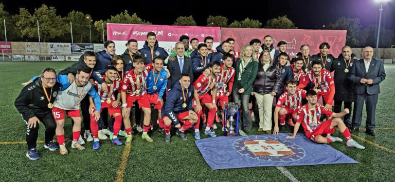 El alcalde de Puertollano felicita al Calvo Sotelo por su triunfo en la Copa Diputación