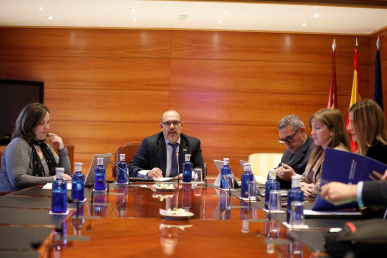 El próximo Pleno aborda la reforma del Reglamento de la Cámara sobre el control de los gastos de los grupos y dos PNL sobre vivienda y caminos rurales