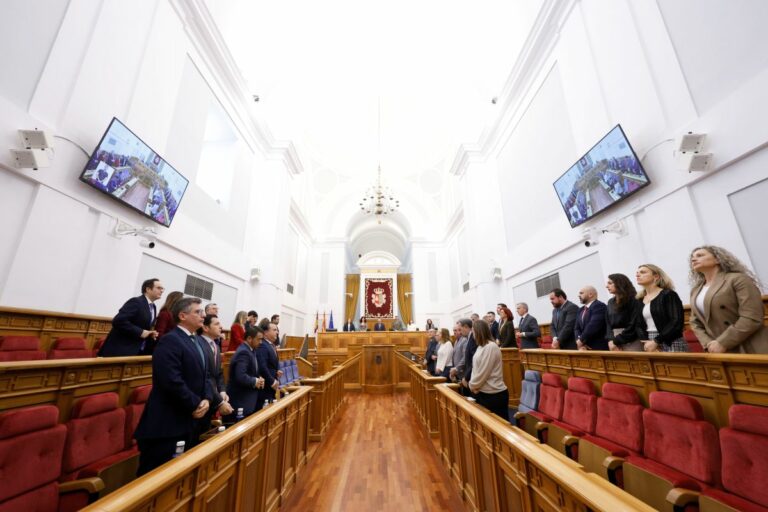 Las Cortes de Castilla-La Mancha reforman el Reglamento para limitar al ámbito regional el destino de los fondos de los grupos parlamentarios