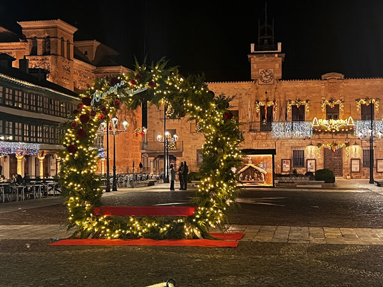 Almagro se convierte en “una ciudad de cuento” esta Navidad gracias a un proyecto creativo, sostenible y colectivo