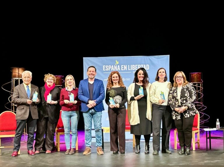 El Teatro Municipal de Almagro acoge el encuentro “La democracia con voz de mujer, en femenino” dentro del programa nacional “España en Libertad – 50 años”