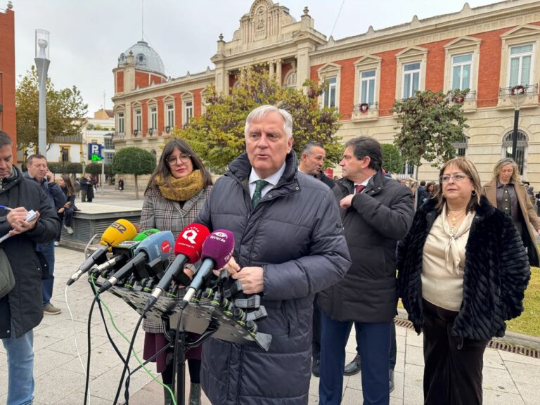 Cañizares: “hay que seguir profundizando en los valores que nos llevaron al consenso constitucional”