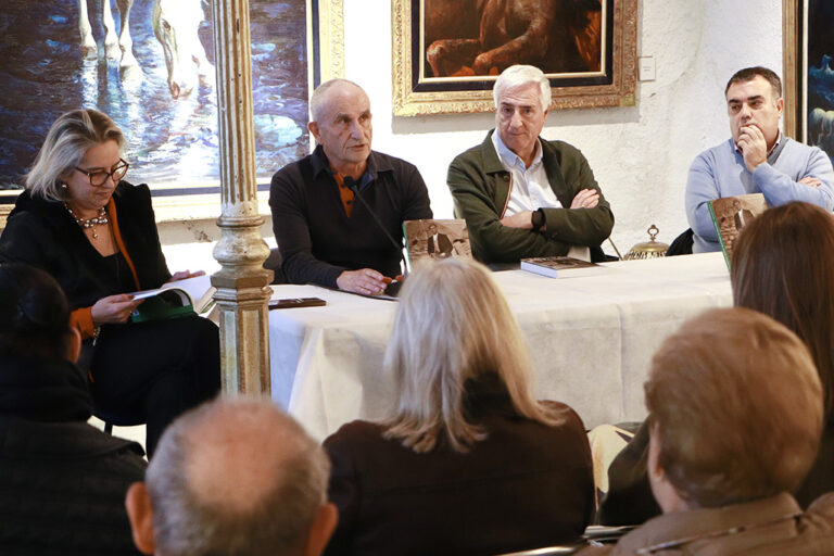 Eduardo Toledano lleva a Almodóvar del Campo la obra que hace justicia con los moradores que fueron el alma del Valle de Alcudia