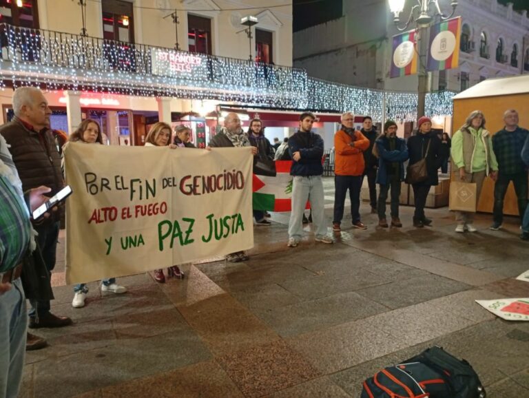 Activistas de Ciudad Real aplauden la renuncia española al Festival de Eurovisión