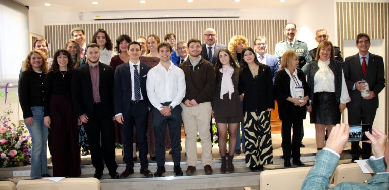 Juan Carlos Valenzuela Gámez, nombrado colegiado de Honor del Colegio de Farmacéuticos de Ciudad Real en el día de la Patrona